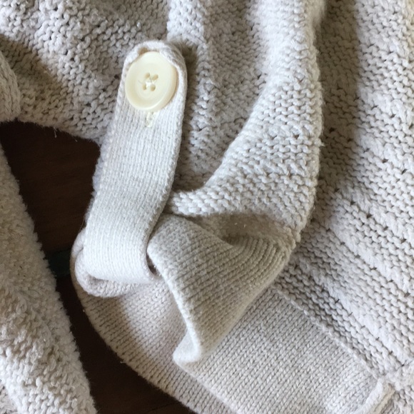 American Eagle Off White Knit Light Sweater - Picture 3 of 4